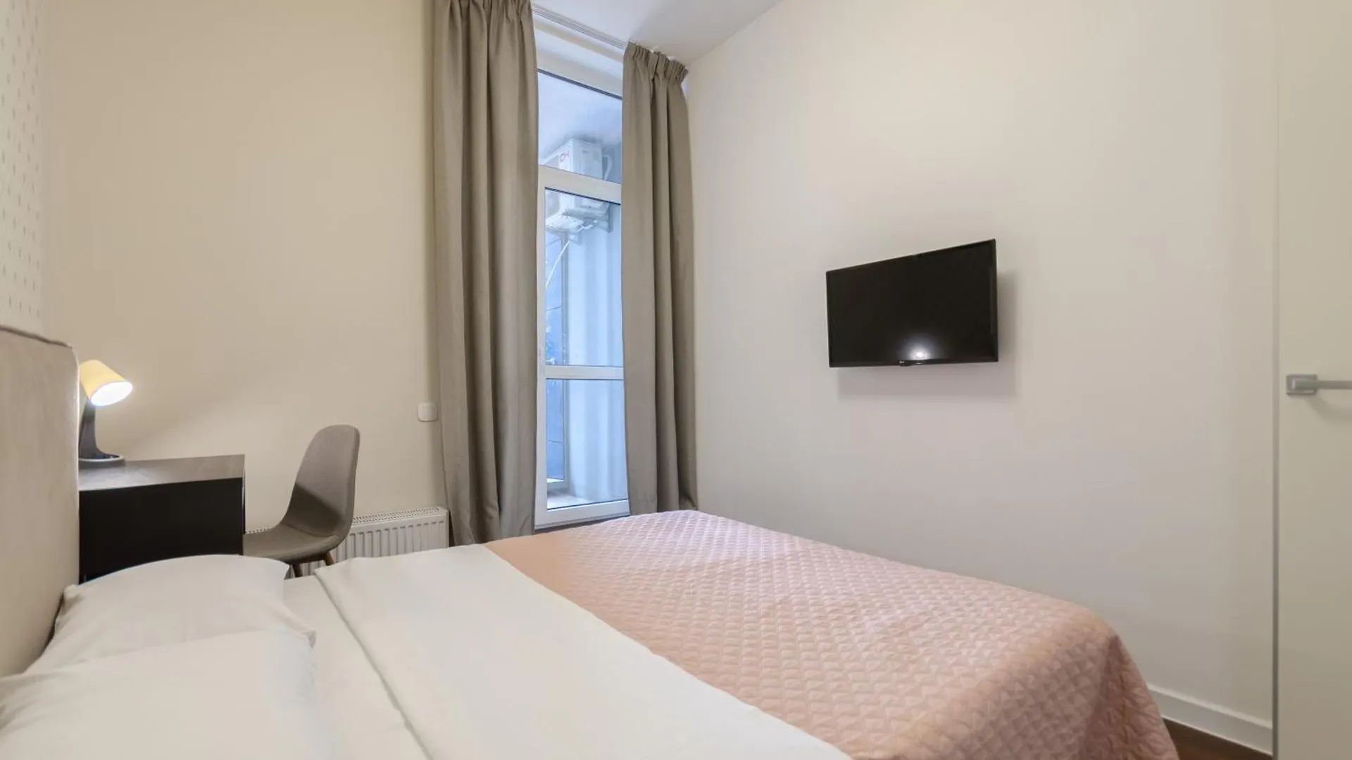 Petrovdom Apartments 14-377 In Rc Central Park,7 John Mccain Street Kijów