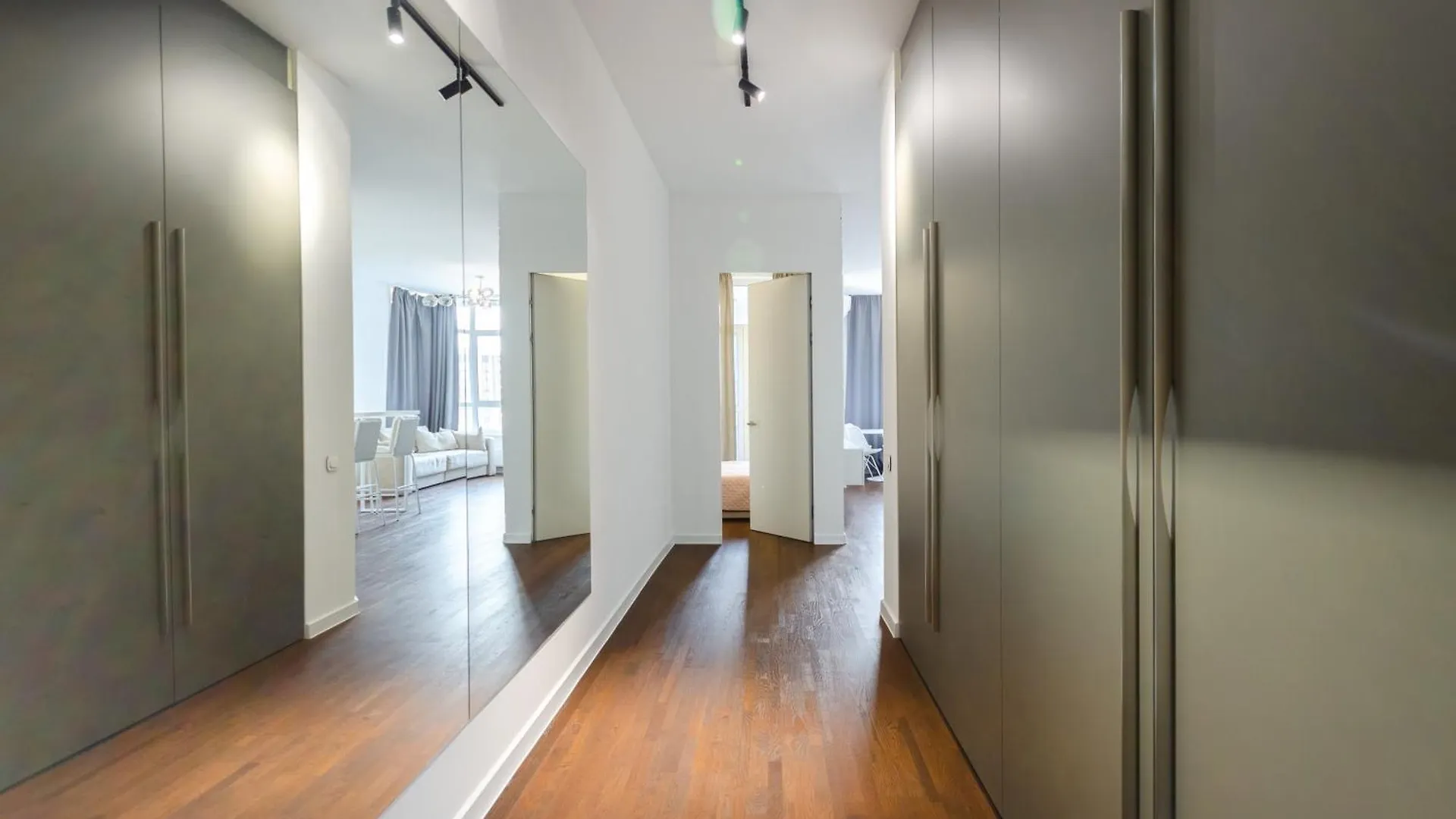 Petrovdom Apartments 14-377 In Rc Central Park,7 John Mccain Street Kijev Ukrajna