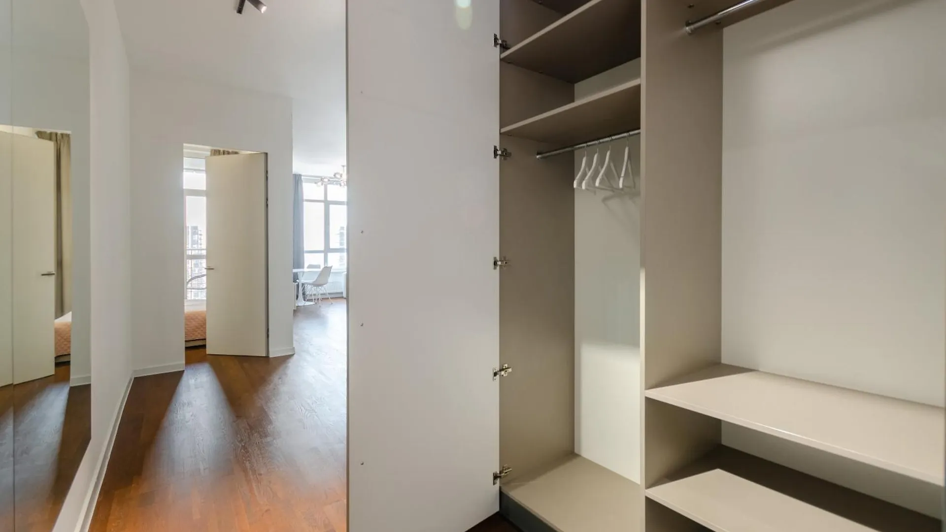 Petrovdom Apartments 14-377 In Rc Central Park,7 John Mccain Street Kijev