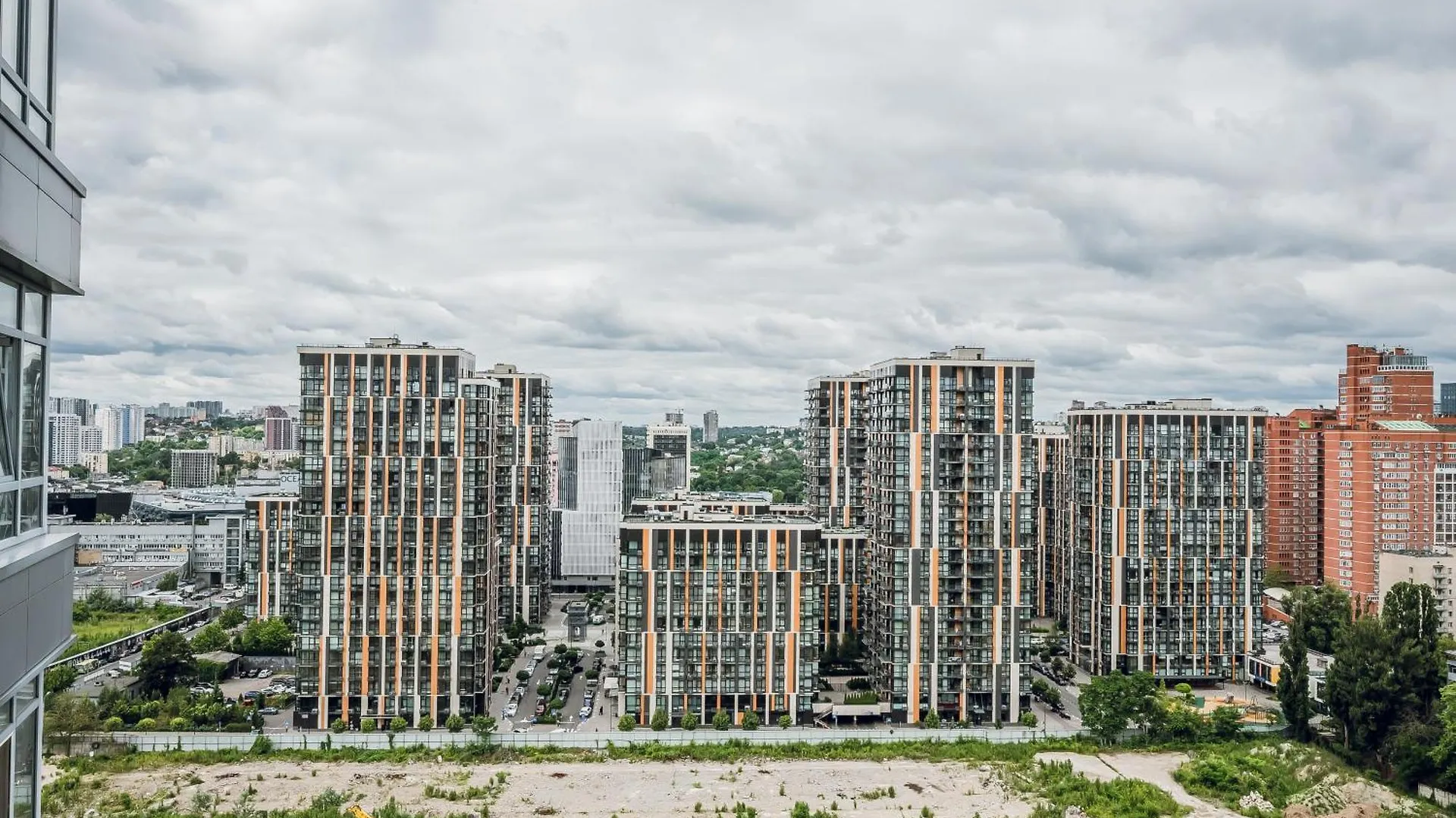 Petrovdom Apartments 14-377 In Rc Central Park,7 John Mccain Street Kijev